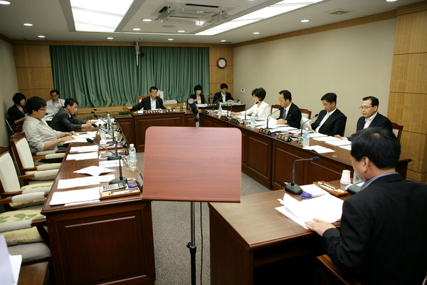 제162회 임시회시 기획행정위원회 조례안 심사활동