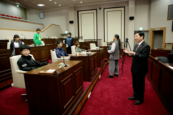 형남초등학교 학생회 임원 의회 견학
