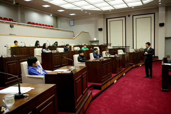 형남초등학교 학생회 임원 의회 견학