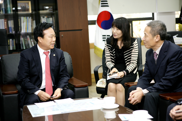 중국 광안시 찡스버 부주임 일행 의회 방문