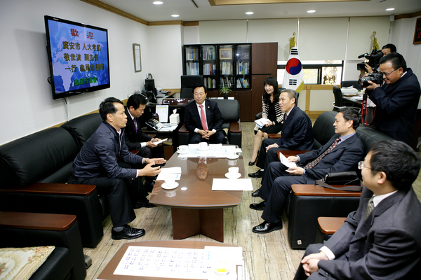중국 광안시 찡스버 부주임 일행 의회 방문
