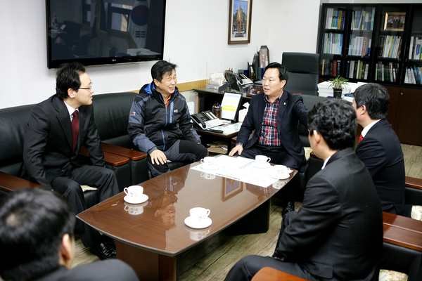 구미JC 신임회장단 일행 의회방문