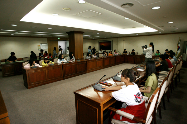 원호초등학교 학생회장단 일행 의회방문
