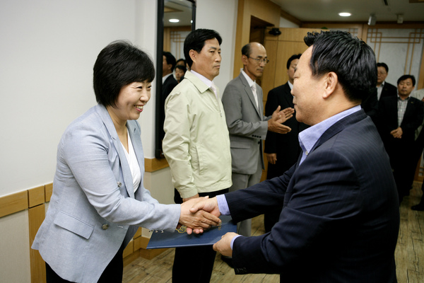 2011 회계연도 결산검사위원 위촉장 수여