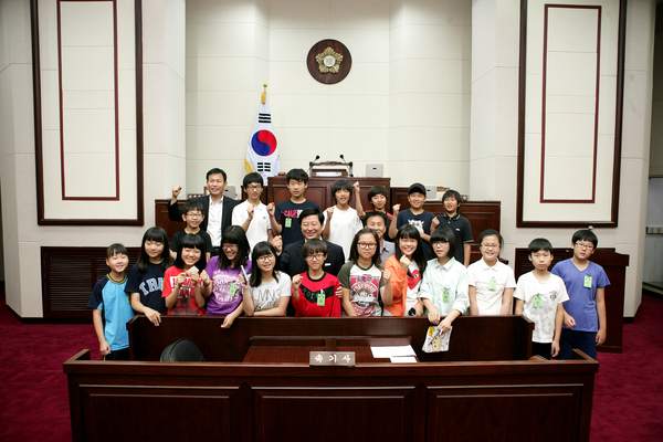 형남초등학교 학생회장단 의회 방문
