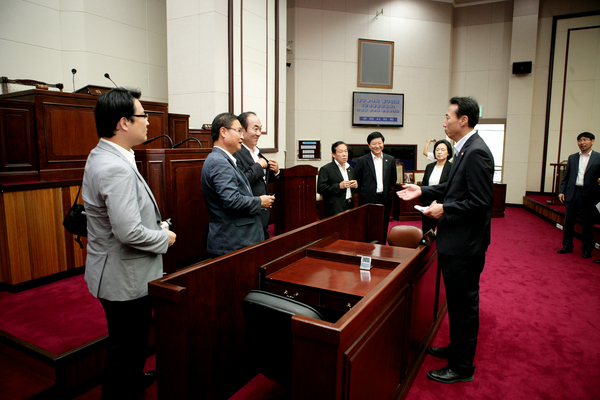 대구광역시 동구의회 의원 일행 방문