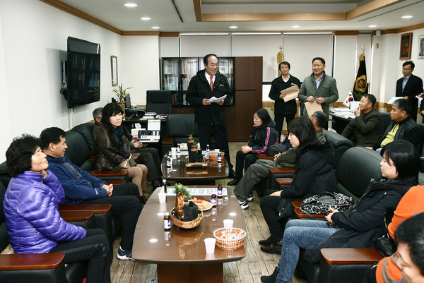 양포동 동민 일행 의회 방문