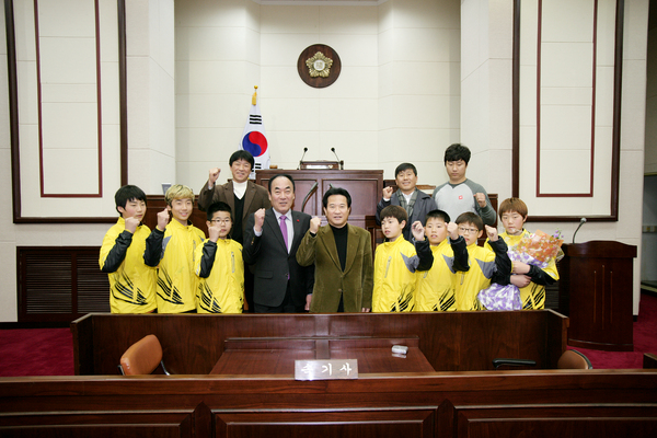 선산초등학교 핸드볼 선수단 의회 방문
