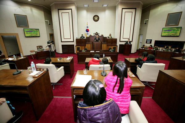 도봉초등학교 학생 일행 의회 방문