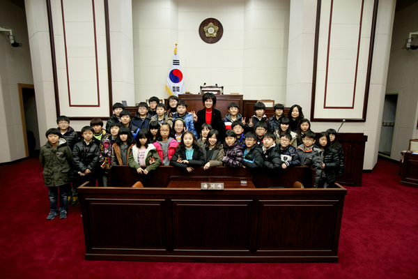 원호초등학교 학생회장단 일행 의회 방문