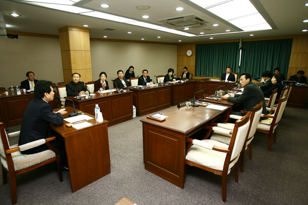 폐회중 산업건설위원회 활동