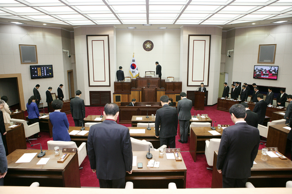 제176회 임시회 개회식시 국민의례