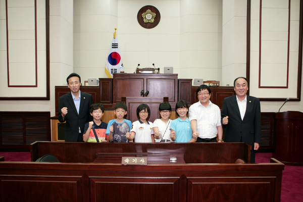비산초등학교 학생회장단 의회 방문