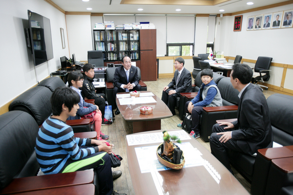 비산초등학교 회장단 일행 의회 방문
