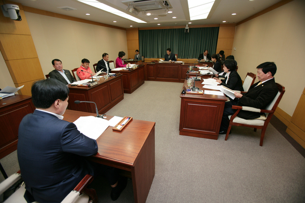 제182회 임시회 의회운영위원회 활동