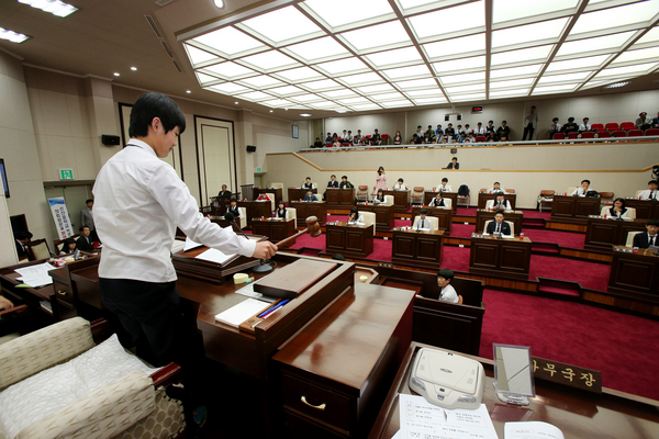 선산중학교 학생을 대상으로 모의의회 개최