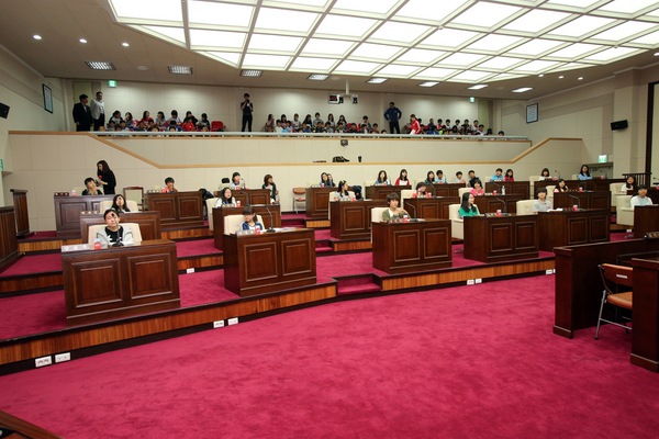 비산초등학교 학생을 대상으로 모의의회 개최