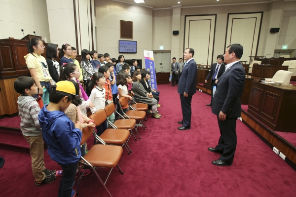 도량동 새마을문고 어린이 의회 견학