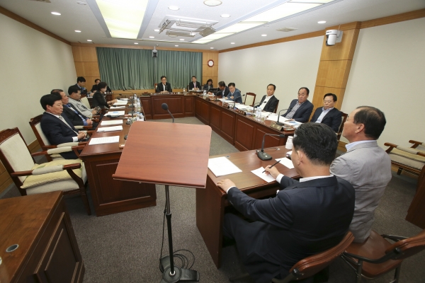 제207회 임시회 기획행정위원회 조례안 심사활동