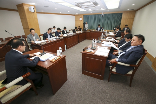 제207회 임시회 산업건설위원회 조례안 심사활동