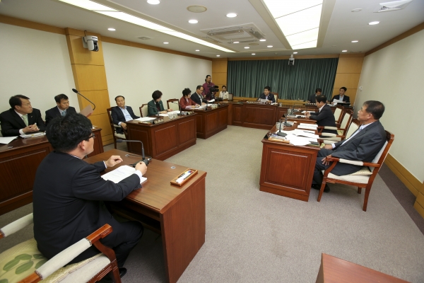 제208회 임시회 의회운영위원회 활동