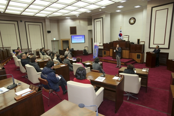 구미문화탐방대 회원일행 의회 견학