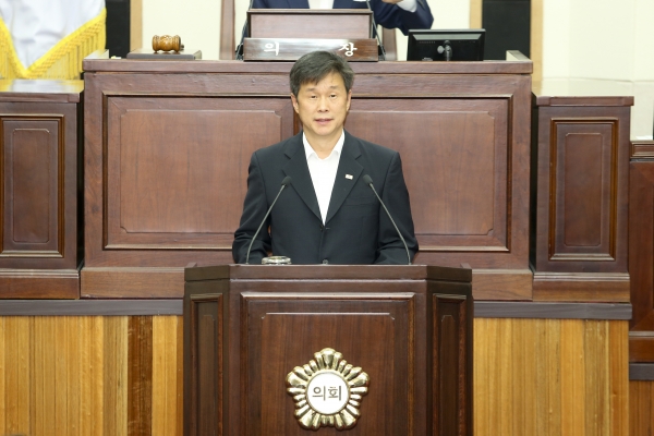 제215회 임시회 제2차 본회의 활동