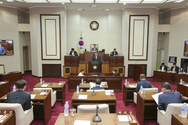제215회 임시회 제2차 본회의 활동