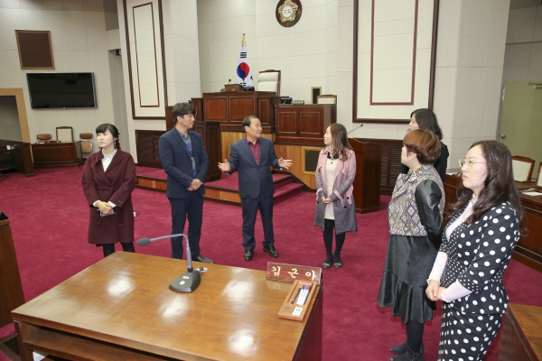 구미시 학원연합회장 일행 의회 방문