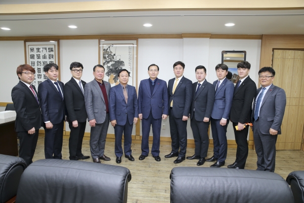 구미JC 회장단 일행 의회 방문