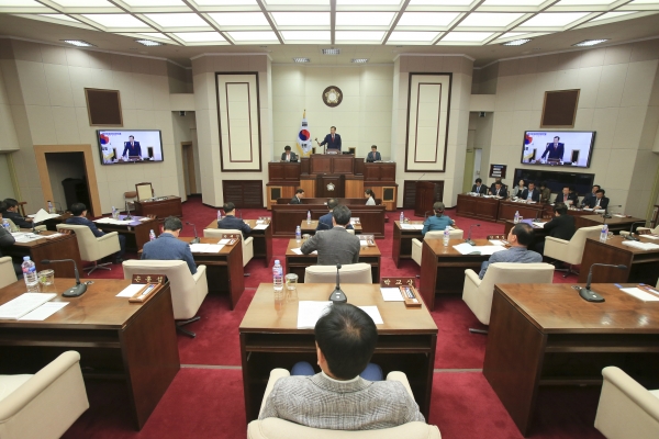 제221회 임시회 제2차 본회의 활동