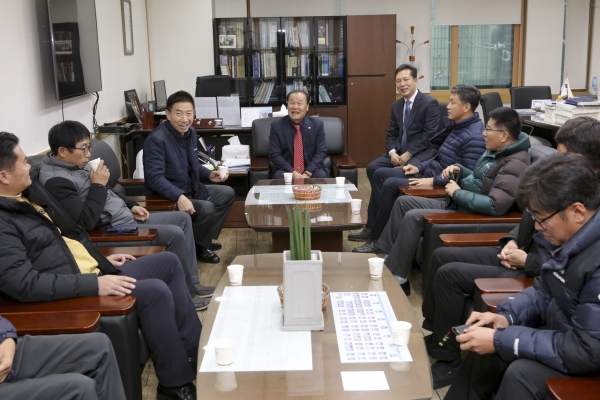 한국노총 구미시지부장 일행 의장실 방문