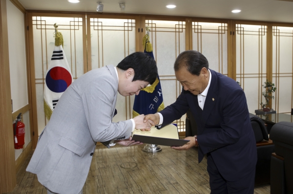 의회 고문변호사 위촉