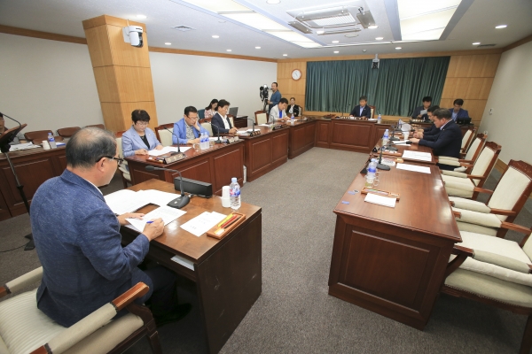 폐회중 산업건설위원회 활동