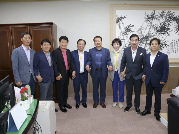 대구경북 통합신공항 이전지 선정촉구를 위해 군위군의회 방문