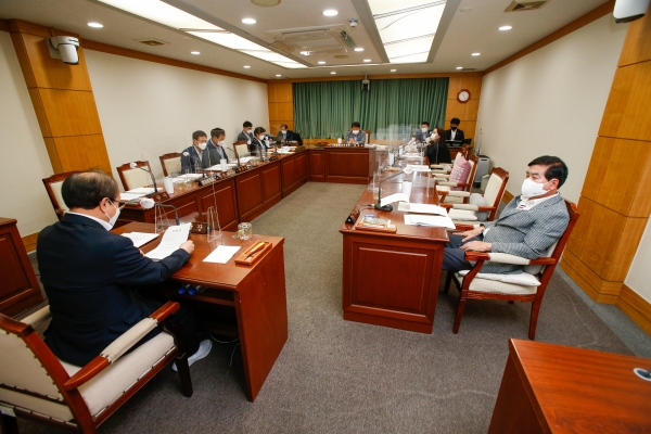 제258회 임시회시 기획행정위원회 조례안 심사활동