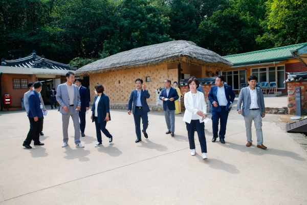 제260회 임시회 기획행정위원회 박정희대통령 생가 현장방문