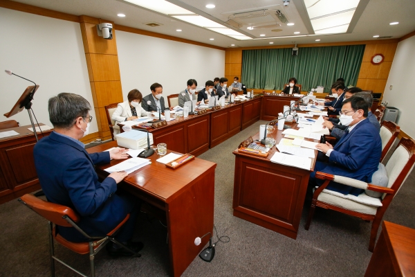 제261회 제1차 정례회 제1차 기획행정위원회 소관 조례안 및 2021회계연도 세입·세출결산승인안 예비심사 활동