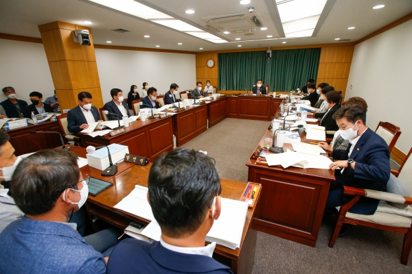 제261회 제1차 정례회 제1차 산업건설위원회 소관 조례안 및 2021회계연도 세입·세출결산승인안 예비심사 활동