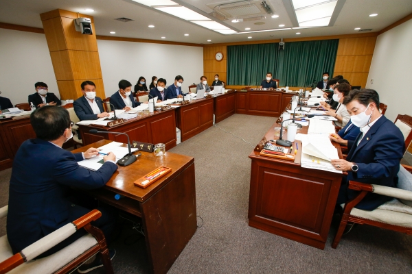 제261회 제1차 정례회 산업건설위원회 소관 2022년도 제1회 추경예산안 및 기금운용변경계획안 예비심사활동
