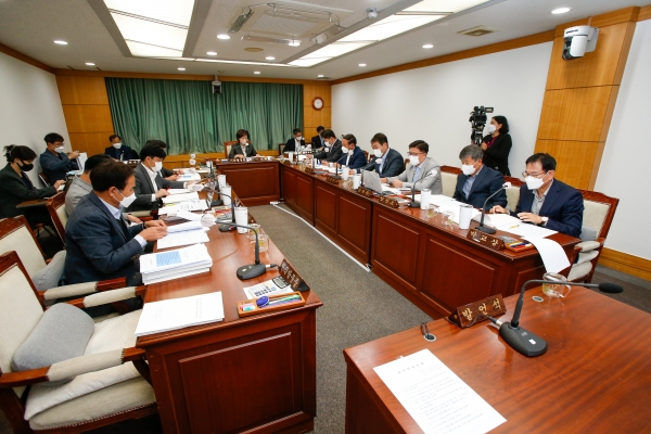 제262회 임시회시 기획행정위원회 조례안 등 심사활동