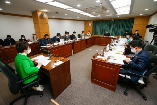 제263회 구미시의회 제2차 정례회시 산업건설위원회 조례안 심사활동