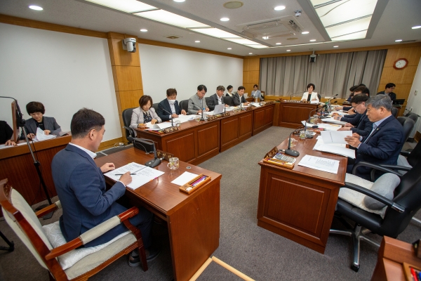 제267회 임시회 기획행정위원회 조례안 심사활동