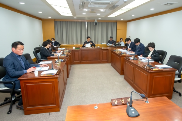 제272회 제2차 정례회시 의회운영위원회 조례안 심사 및 2024년도 예산안 예비삼사 활동
