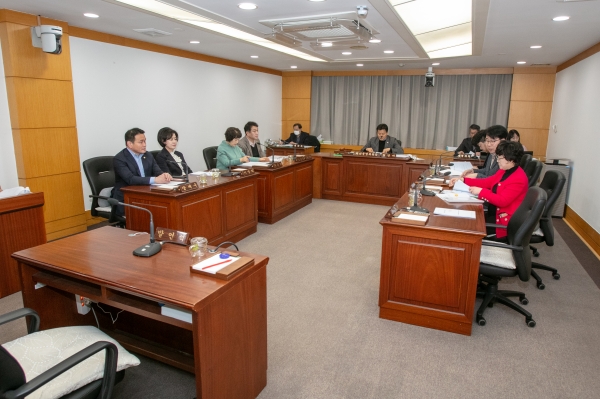제274회 임시회 의회운영위원회 조례안 심사활동