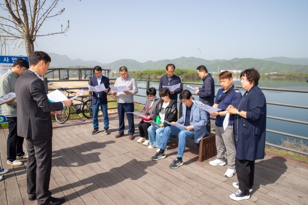 제275회 임시회시 산업건설위원회 춘천시 근하수변 문화광장 조성현장 비교견학