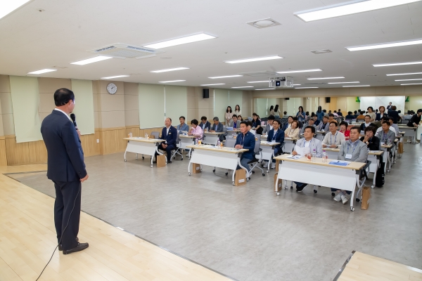 구미시의회 의원연수시 거제노동복지회관 벤치마킹