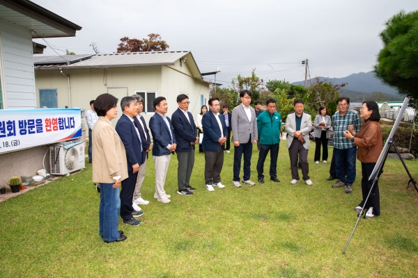 제281회 임시회 산업건설위원회 선산읍 선인장 재배농가 현장방문