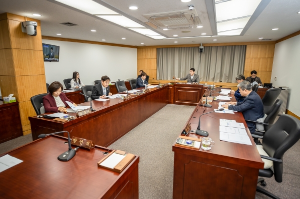 제285회 임시회시 의회운영위원회 조례안 심사활동