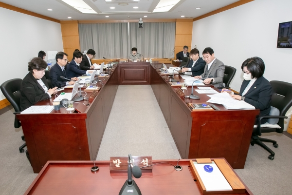제285회 임시회시 기획행정위원회 조례안 심사활동